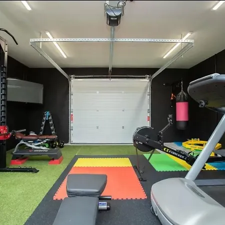 Village Wedding With Gym 3* Louth